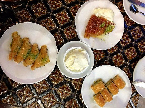 Karaköy Güllüoğlu